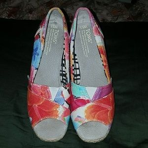 Toms  platform spadrille size 5.5